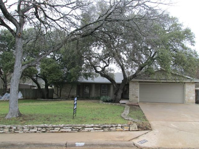 8002 Pilgrims Pl