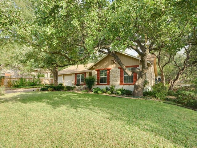 8003 Baywood Dr