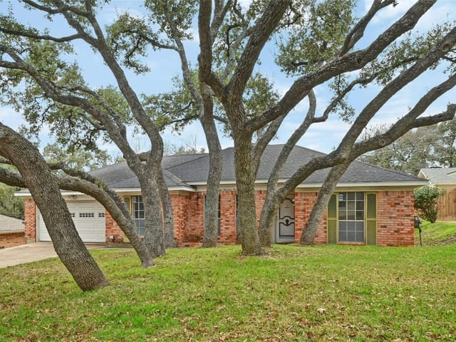 8004 Greenslope Dr