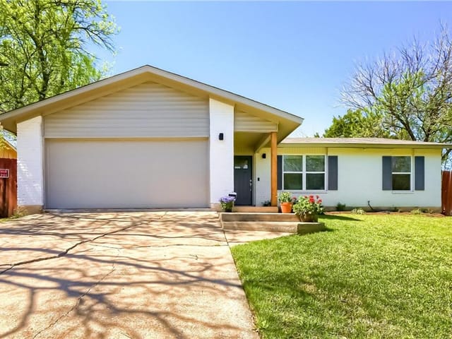 8005 Colony Loop Dr