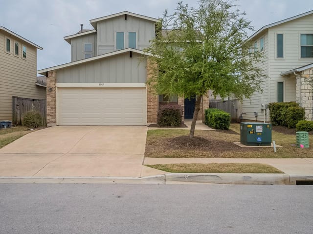 8005 Dampton Ln