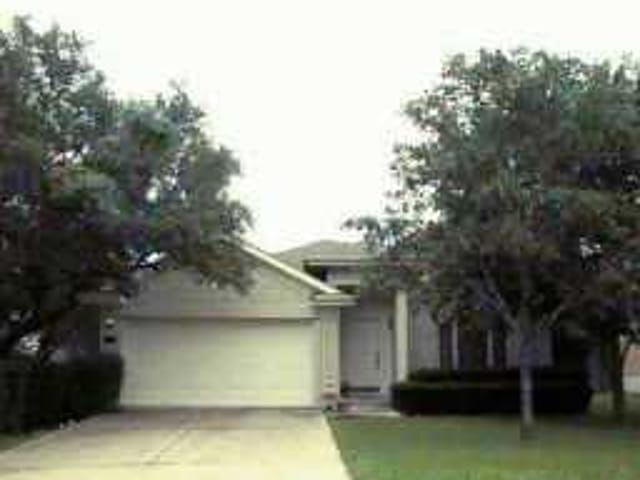 8005 NAIRN DR