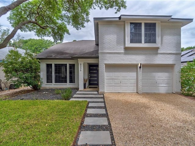 8006 Nairn Dr