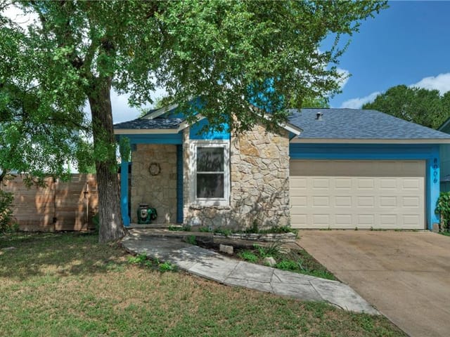 8006 Treehouse Ln
