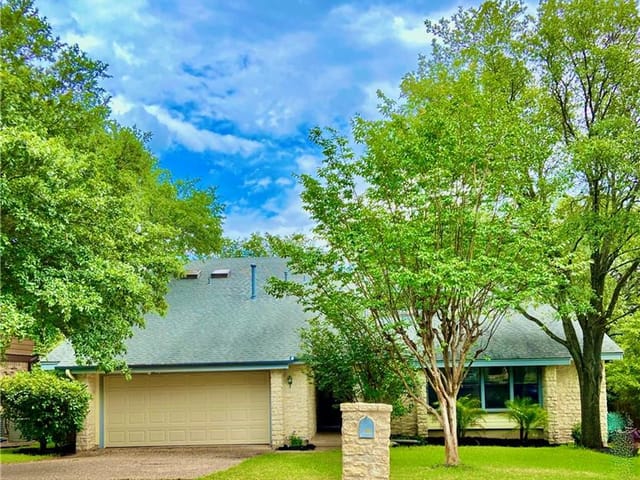 8009 Cardin Dr
