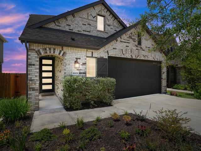 8009 Copper Prairie BND