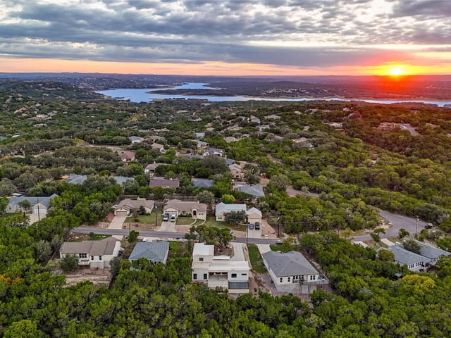 8009 Flintlock Cir