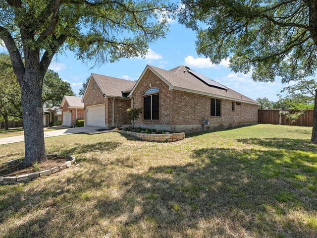 8009 Nairn DR