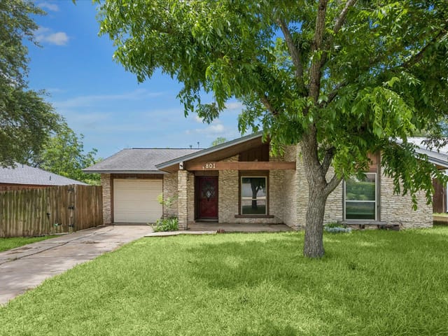 801 Huntingdon PL