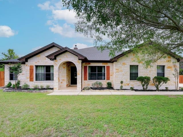 801 Mountain Crest Dr