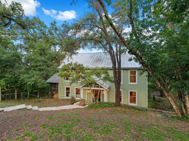 801 Rock Creek DR