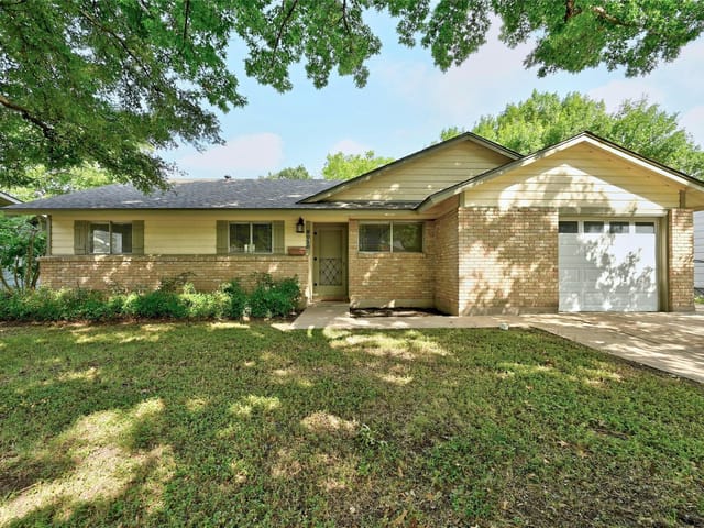 8010 Briarwood Ln