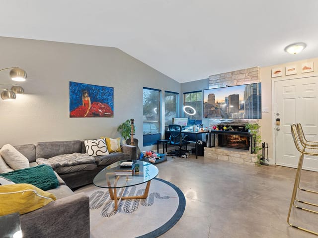 8010 Clydesdale Dr
