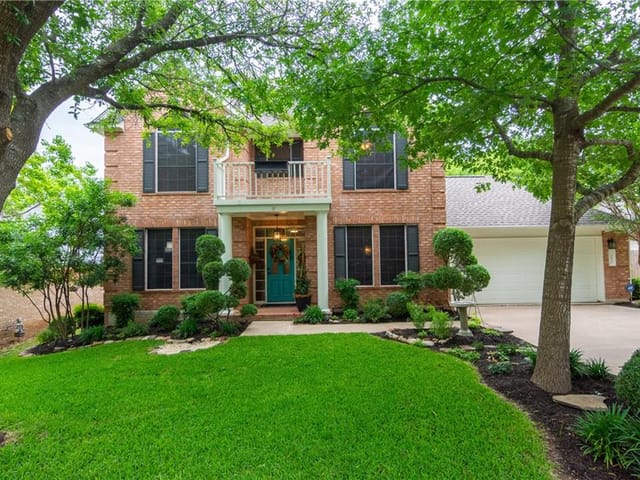 8011 Henry Kinney Row