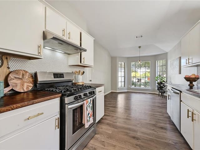 8012 Huddleston Ln