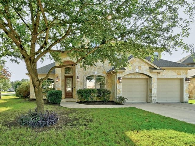 8012 Pamplona Vista Cv