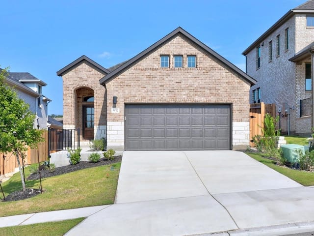 8012 Shining Flor Run