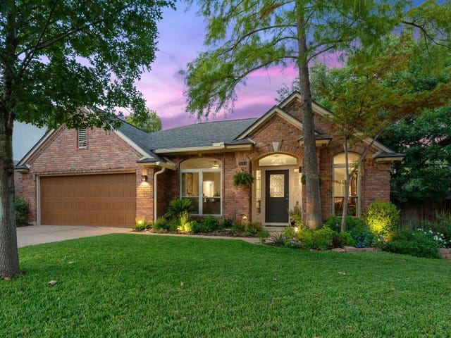 8013 Doe Meadow DR