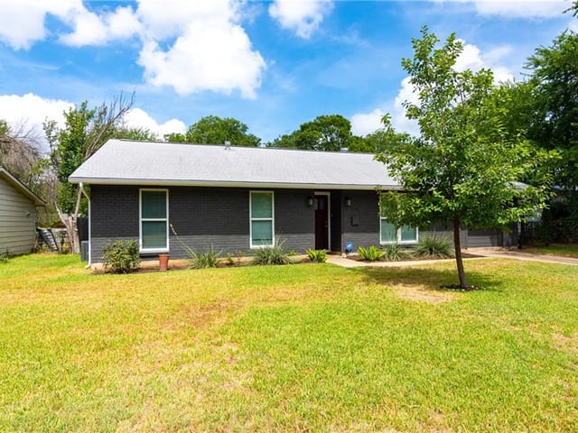 8016 Briarwood Ln