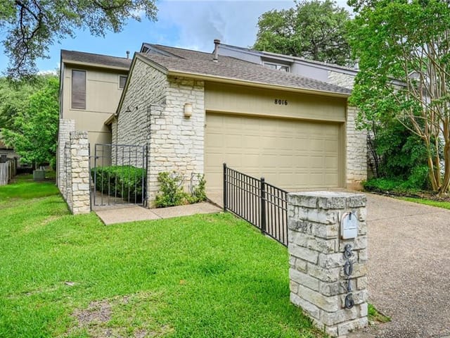 8016 Raintree Pl