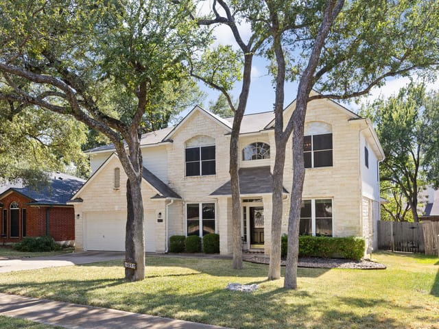 8017 Luling LN