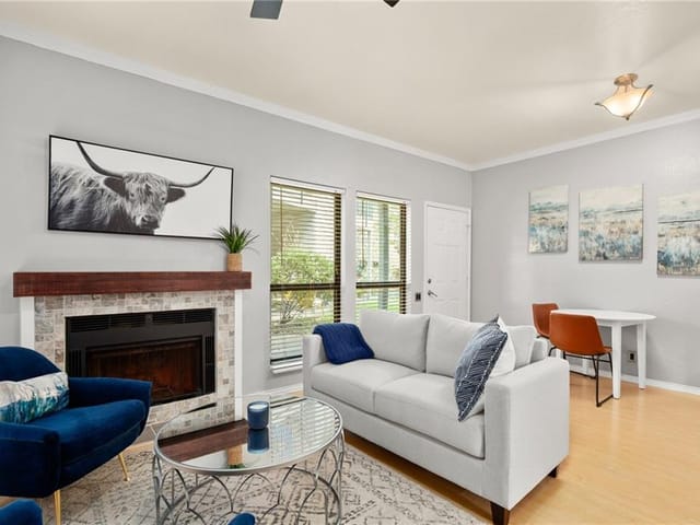 802 S 1st ST Unit #102