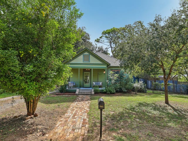 802 Short ST