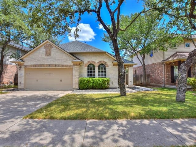 8020 Alophia Dr