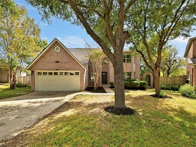 8029 Evadean Cir