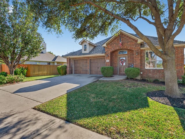 803 Bent Wood Pl