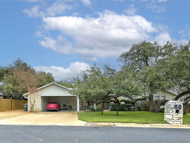 803 Castle Ridge Rd