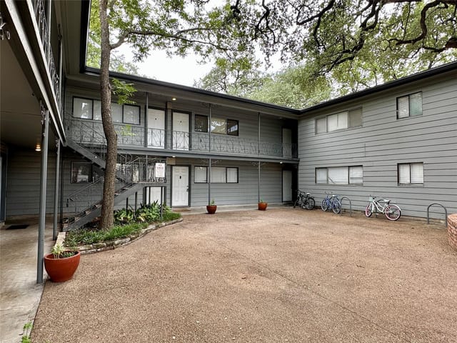 803 W 28th St Unit #106