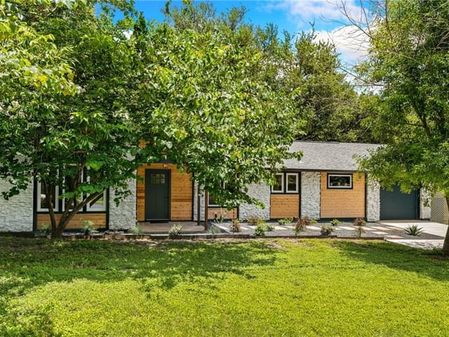 804 Cedar Gln