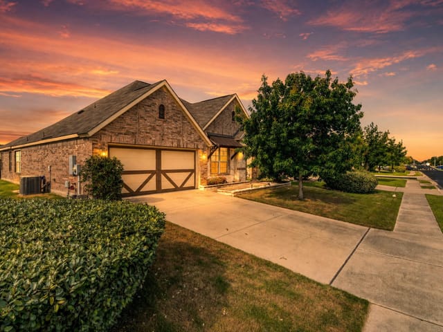 804 Farm House DR