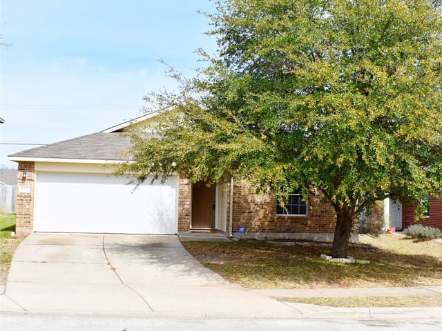 804 Lavaca Loop