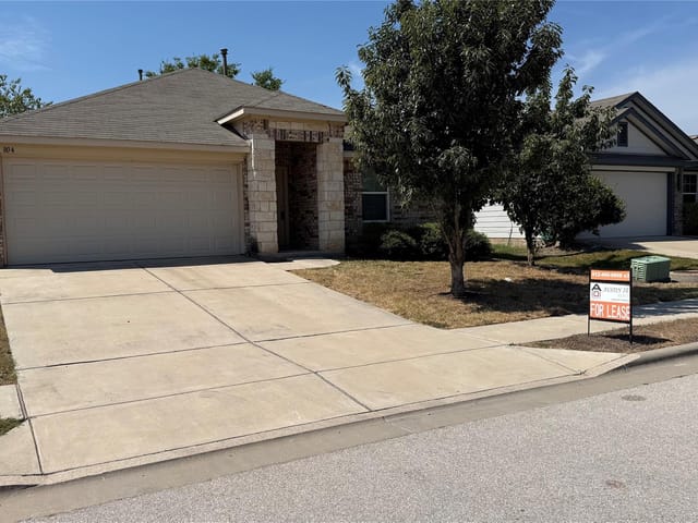 804 Red Tails DR