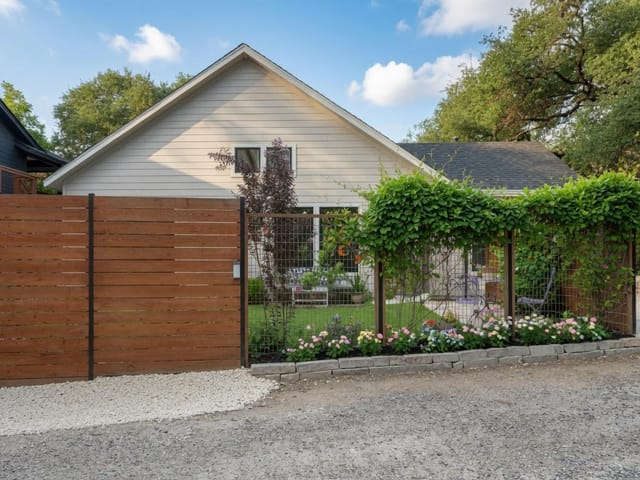 804 W Annie ST Unit #2 - front exterior - Luxury home in Bouldin, Austin, TX