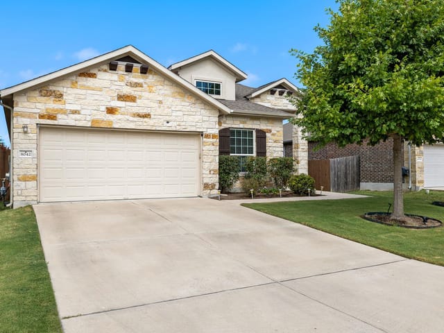 8042 Arezzo DR