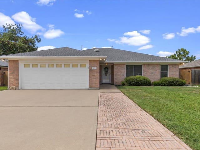 805 Craddock CT