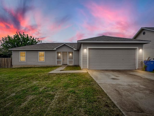 805 Debra DR