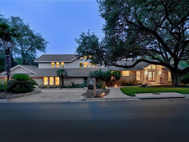 805 Forest View Dr