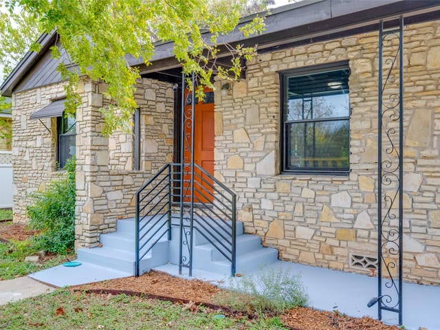 806 Barbara Dr