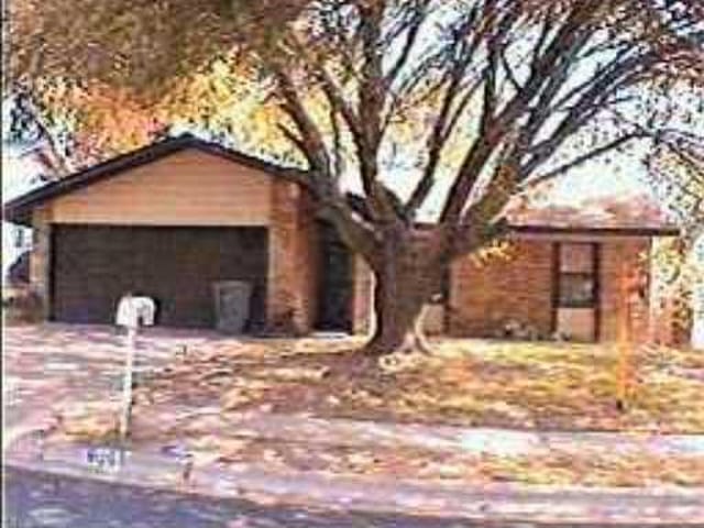 806 BUCKINGHAM PL