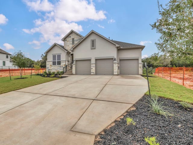 806 Pear Tree Ln