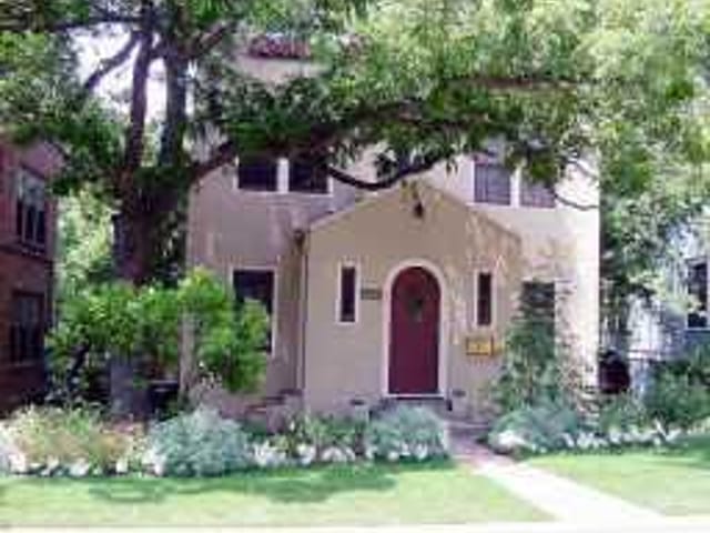 806 RUTHERFORD PL