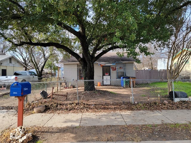 806 Vargas Rd