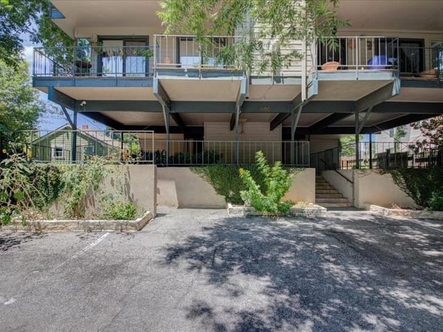 806 W 17TH St Unit #6