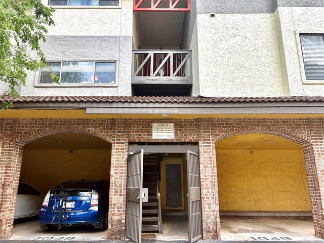 806 W 24th ST Unit #202