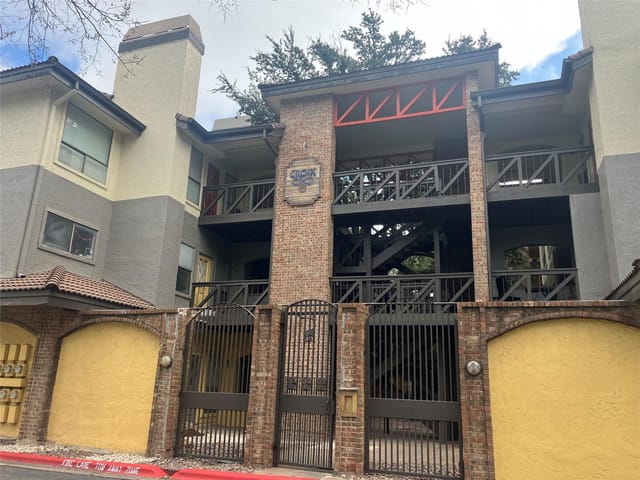 806 W 24th St Unit #202