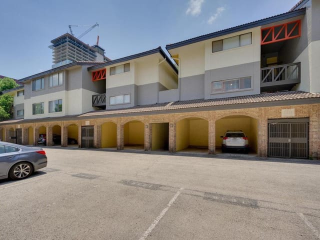 806 W 24th St Unit #204